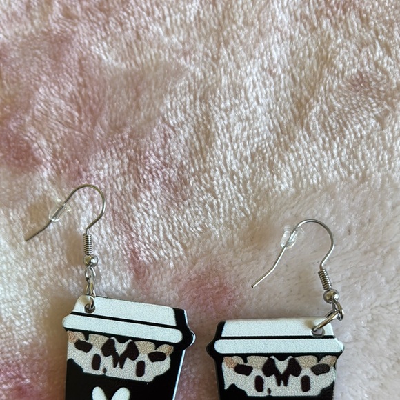 Leopard Print Coffee Cup Fashion Pierced Earrings NWT 3” x 1” - Picture 7 of 10